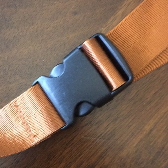 NWOT Quilted Belt Bag - Picture 6 of 7